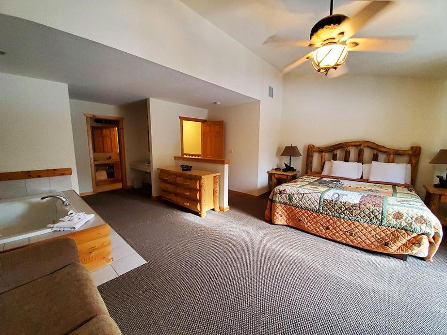Grand Bear Resort At Starved Rock Utica Ngoại thất bức ảnh